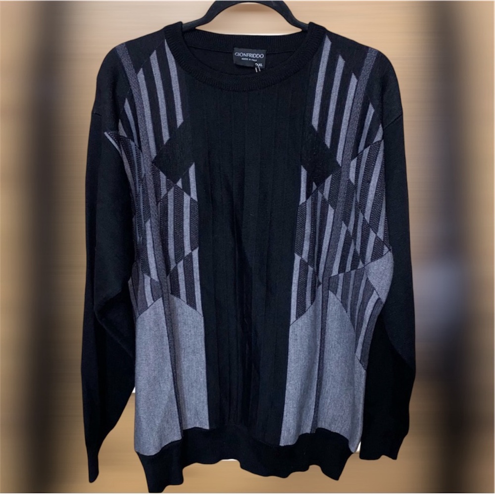 ⬇️GIONFRIDDO black and grey crew neck sweater